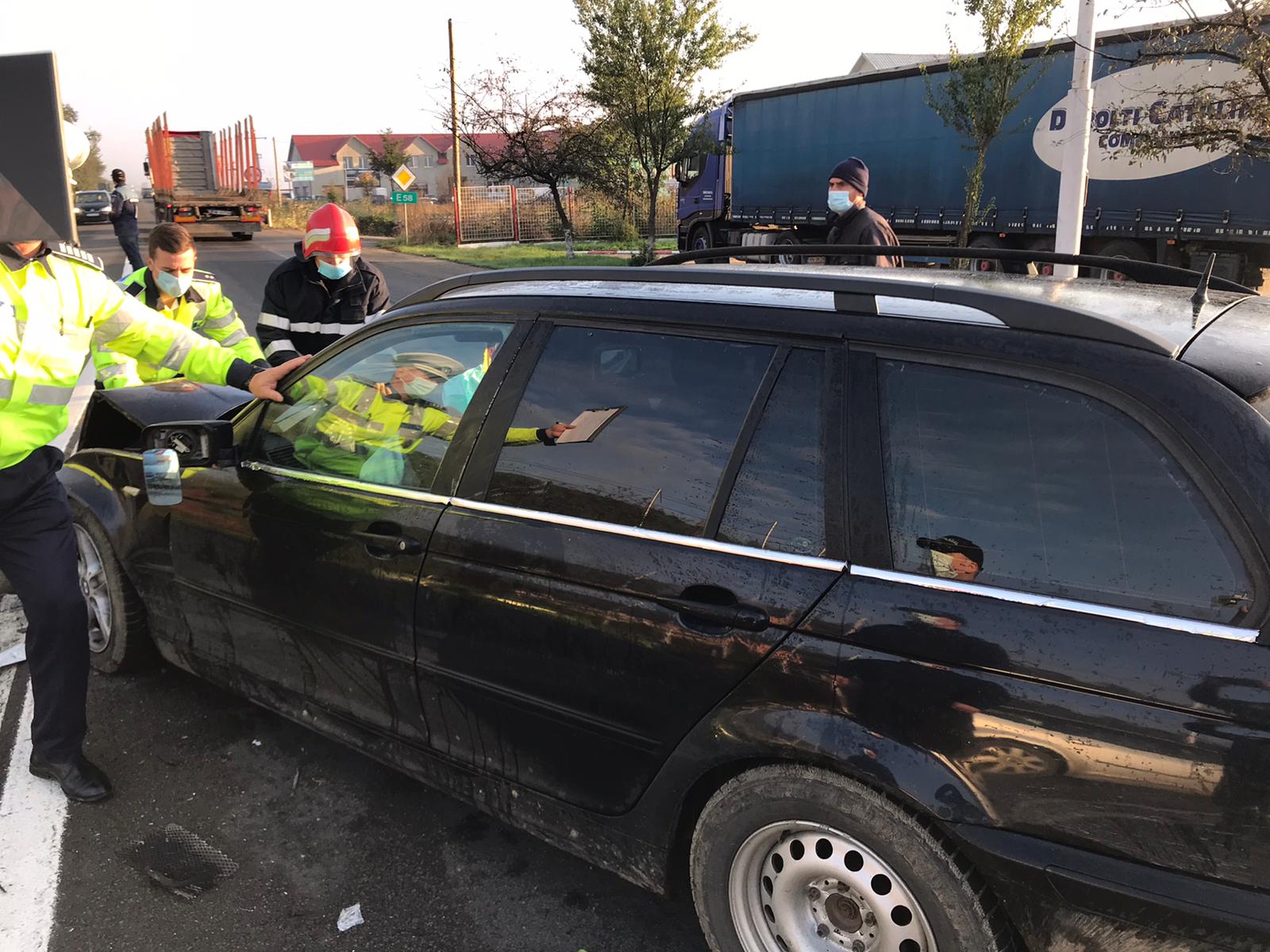FOTO: Accident rutier și pe DN 17, în Gropa Sărății, cu o victimă încarcerată FOTO: Accident rutier și pe DN 17, în Gropa Sărății, cu o victimă încarcerată