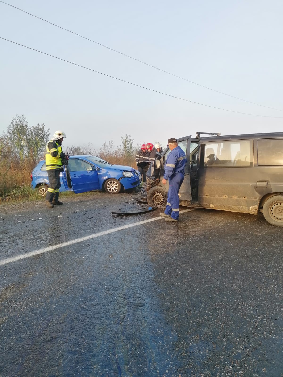 FOTO: Un accident soldat cu trei victime s-a produs pe drumul care leagă Bistrița de Sigmir