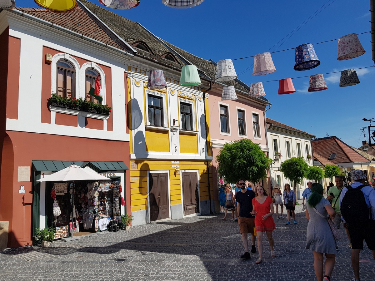 Szentendre, bijuteria colorată de lângă Budapesta