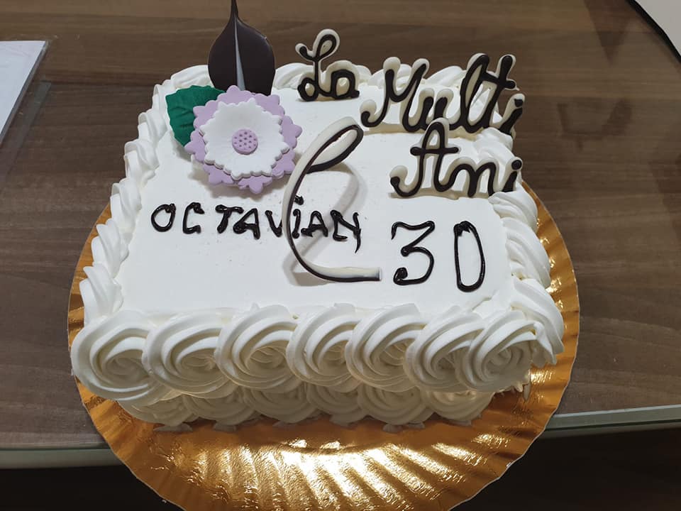 Tavi, jandarmul bistrițean diagnosticat cu COVID-19, împlinește 30 de ani. Colegii i-au făcut o surpriză Tavi, jandarmul bistrițean diagnosticat cu COVID-19, împlinește 30 de ani. Colegii i-au făcut o surpriză