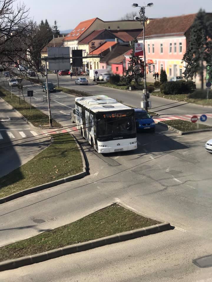 Transmixt face apel la călători să nu aglomereze autobuzele când merg elevii la școală Transmixt face apel la călători să nu aglomereze autobuzele când merg elevii la școală