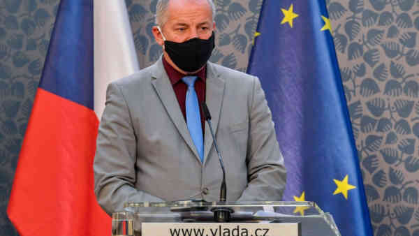 Ministru al sănătății, concediat pentru nerespectarea măsurilor de prevenție a Covid-19