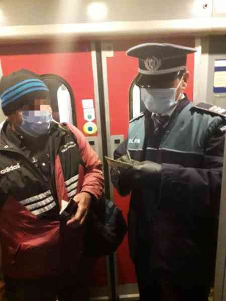 Polițiștii desfășoară o amplă acțiune de control în gări și în trenuri
