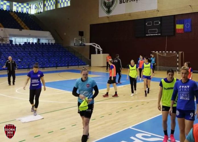 Handbal: Gloria joacă astăzi cu CSM Galați în debutul campionatului! FRH transmite meciurile pe o platformă proprie, pe bani Handbal: Gloria joacă astăzi cu CSM Galați în debutul campionatului! FRH transmite meciurile pe o platformă proprie, pe bani