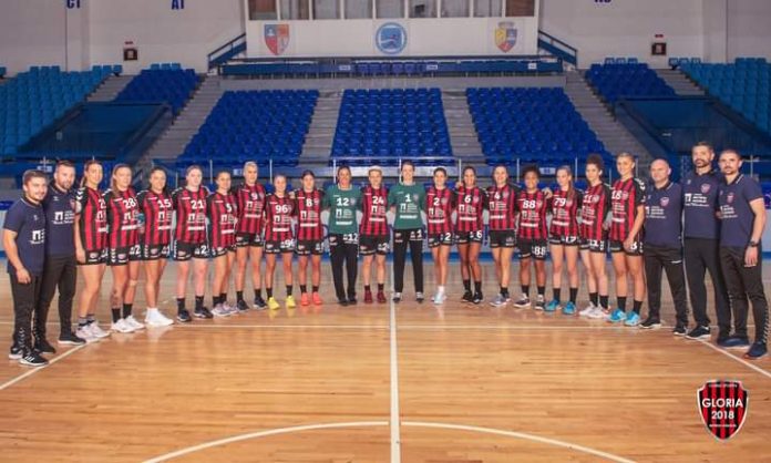 Handbal: Începe un nou sezon! Gloria joacă primul meci din Ligă cu Galați și face demersuri să transmită partida Handbal: Începe un nou sezon! Gloria joacă primul meci din Ligă cu Galați și face demersuri să transmită partida