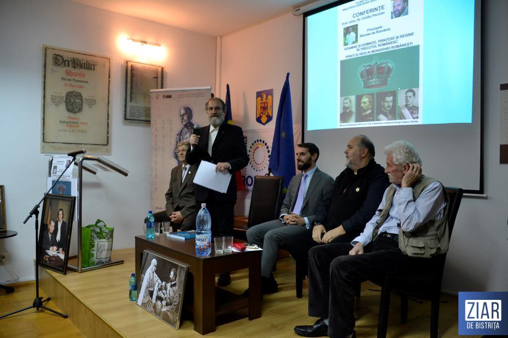 FOTO/VIDEO: Principele Nicolae al României, la Bistrița, la conferința ”Doamne și domnițe, prințese și regine în trecutul românesc. Prinți și regi ai Monarhiei românești” FOTO/VIDEO: Principele Nicolae al României, la Bistrița, la conferința ”Doamne și domnițe, prințese și regine în trecutul românesc. Prinți și regi ai Monarhiei românești”