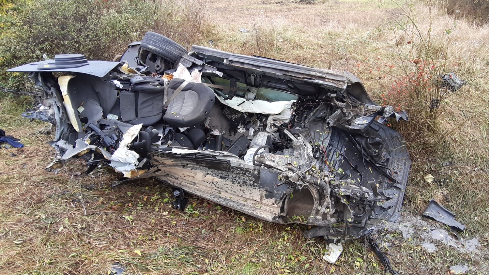 FOTO- Podirei: Descarcerarea și Echipajul de Terapie Intensivă intervin la un grav accident rutier FOTO- Podirei: Descarcerarea și Echipajul de Terapie Intensivă intervin la un grav accident rutier