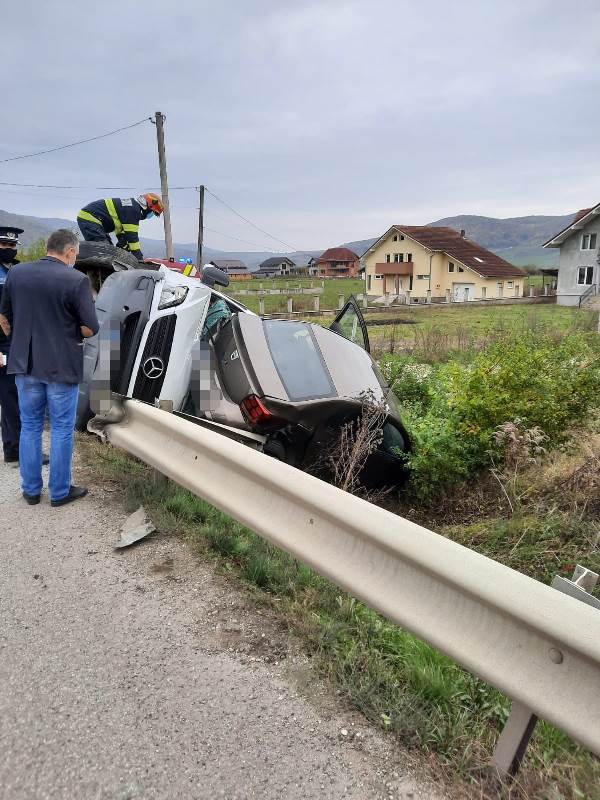 Accident cu două victime pe DN 17, la Crainimăt (FOTO) Accident cu două victime pe DN 17, la Crainimăt (FOTO)