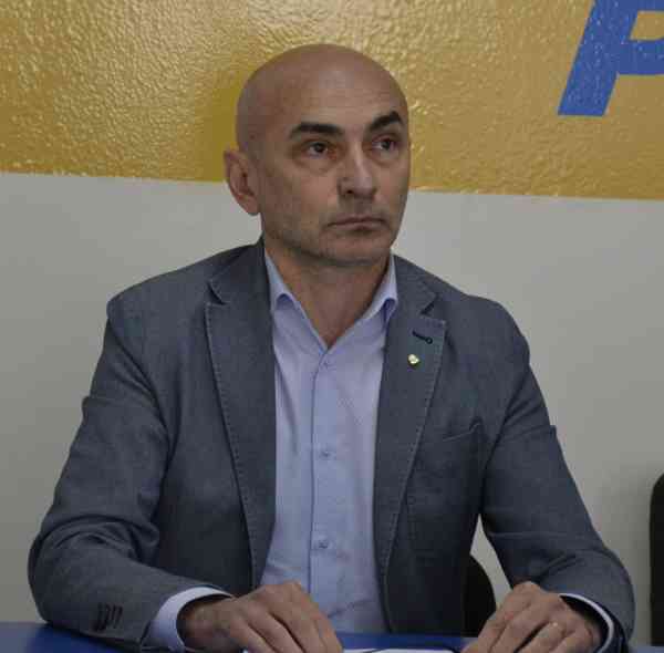 Ioan Peteleu: ”Și minciuna-i vorbă, nu-i așa domnule Niculae?” Ioan Peteleu: ”Și minciuna-i vorbă, nu-i așa domnule Niculae?”
