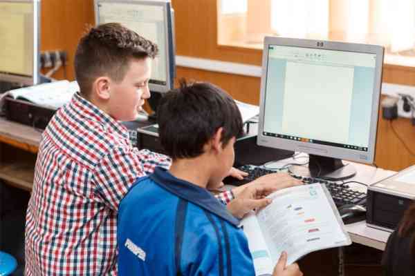 Trei școli din BN se numără printre laureații programului Dăm Click pe România 2020 Trei școli din BN se numără printre laureații programului Dăm Click pe România 2020