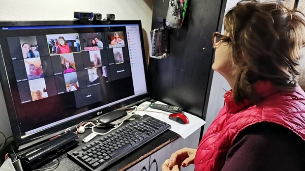 VIDEO – Mesaj pentru toți cei care se confruntă cu provocarea cursurilor online: „Este nevoie de multă răbdare. Aveți încredere în voi”