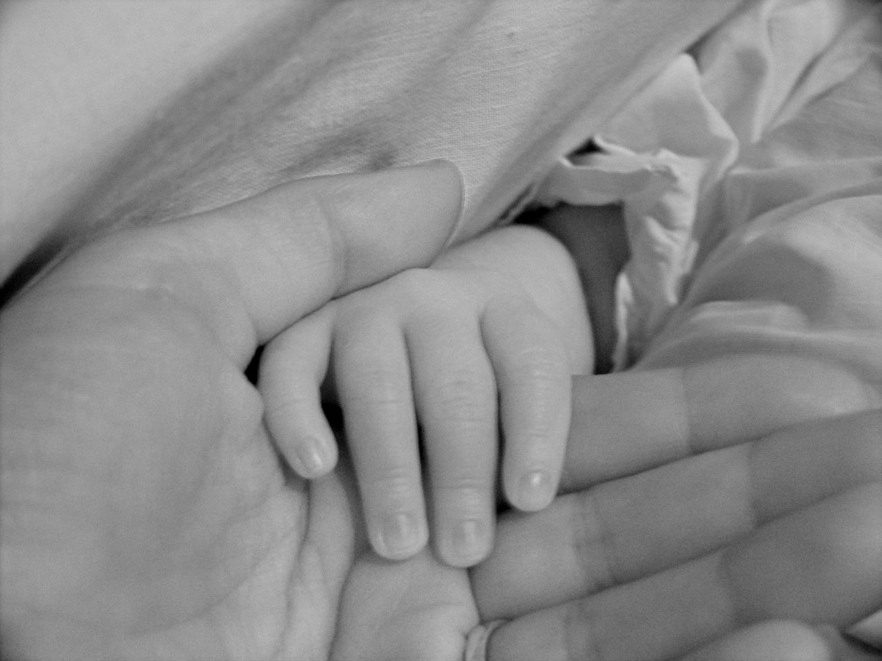 Femeie din Șieu, în atenţia poliţiştilor după ce ar fi obţinut ilegal indemnizaţia de creştere a copilului