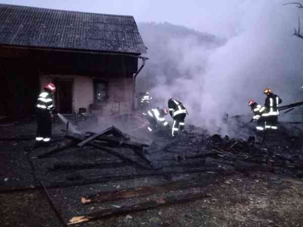 Anexă mistuită de flăcări în Măgura Ilvei Anexă mistuită de flăcări în Măgura Ilvei