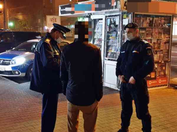 O singură zi, cinci amenzi pentru nerespectarea măsurii de carantină la domiciliu O singură zi, cinci amenzi pentru nerespectarea măsurii de carantină la domiciliu