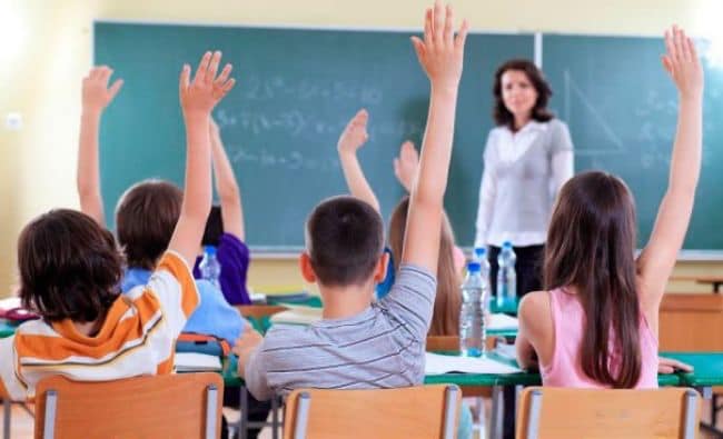 CÂND ar putea reveni elevii la școală? Anunțul făcut de Ministerul Educației CÂND ar putea reveni elevii la școală? Anunțul făcut de Ministerul Educației