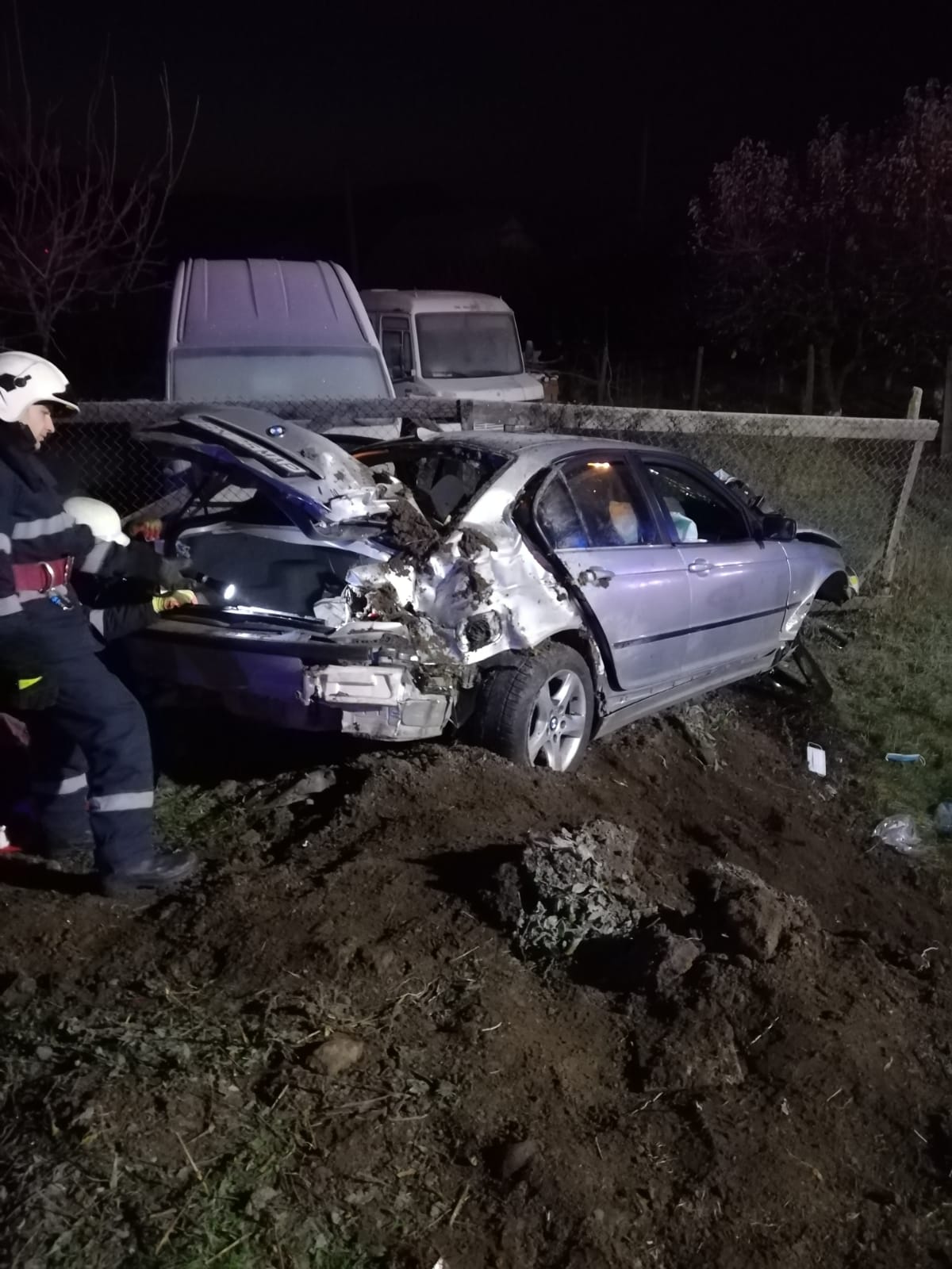 FOTO- VIIȘOARA: Accident cu victimă încarcerată FOTO- VIIȘOARA: Accident cu victimă încarcerată