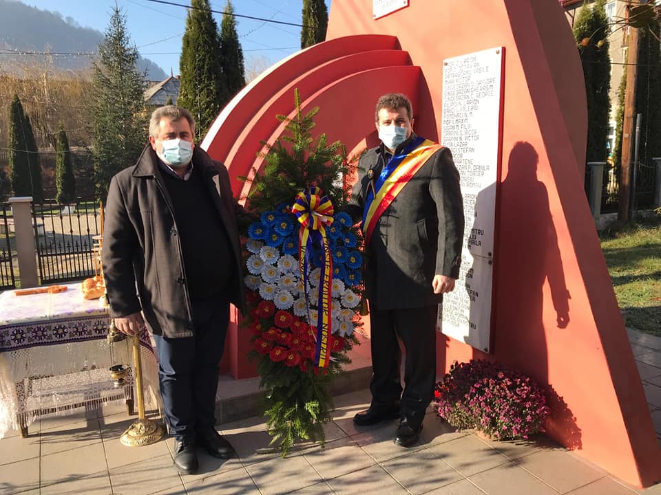 FOTO: Ce ți-e Franța, ce ți-e România? Un primar a „încurcat” culorile tocmai de Ziua Națională FOTO: Ce ți-e Franța, ce ți-e România? Un primar a „încurcat” culorile tocmai de Ziua Națională