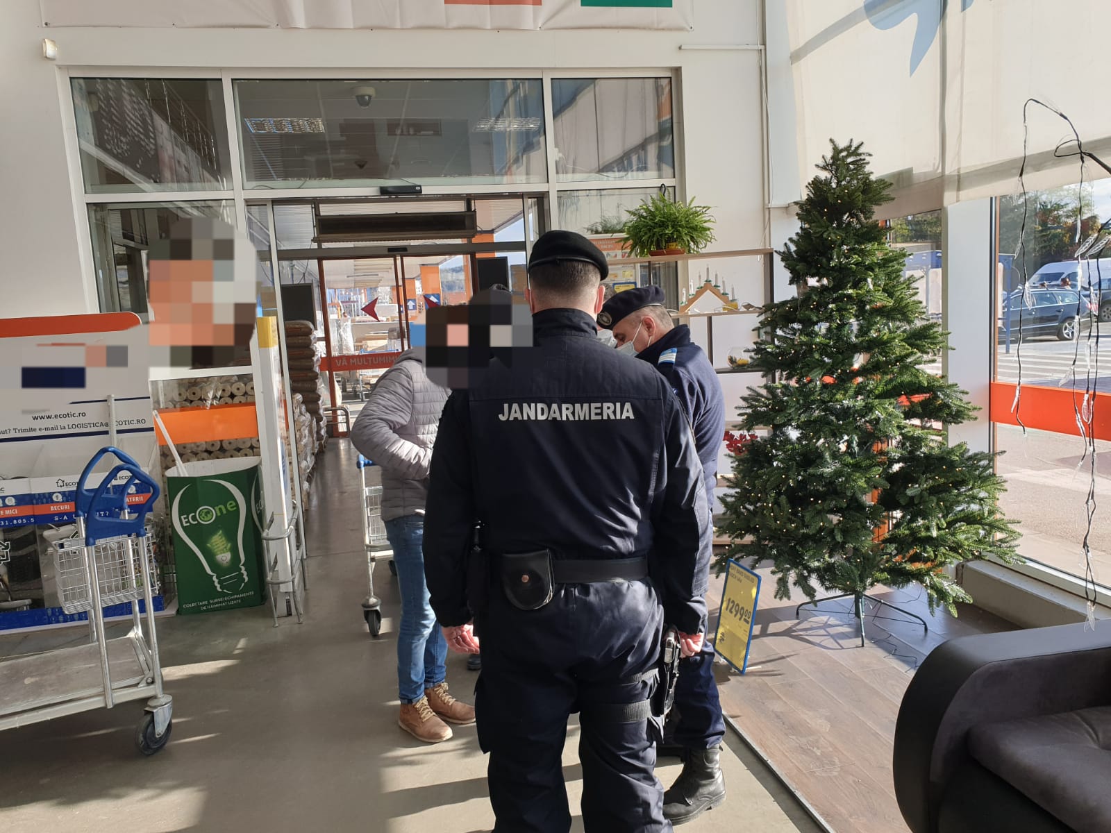 Bărbat din Năsăud, amendat cu 5.000 de lei pentru încălcarea măsurii de carantină la domiciliu Bărbat din Năsăud, amendat cu 5.000 de lei pentru încălcarea măsurii de carantină la domiciliu