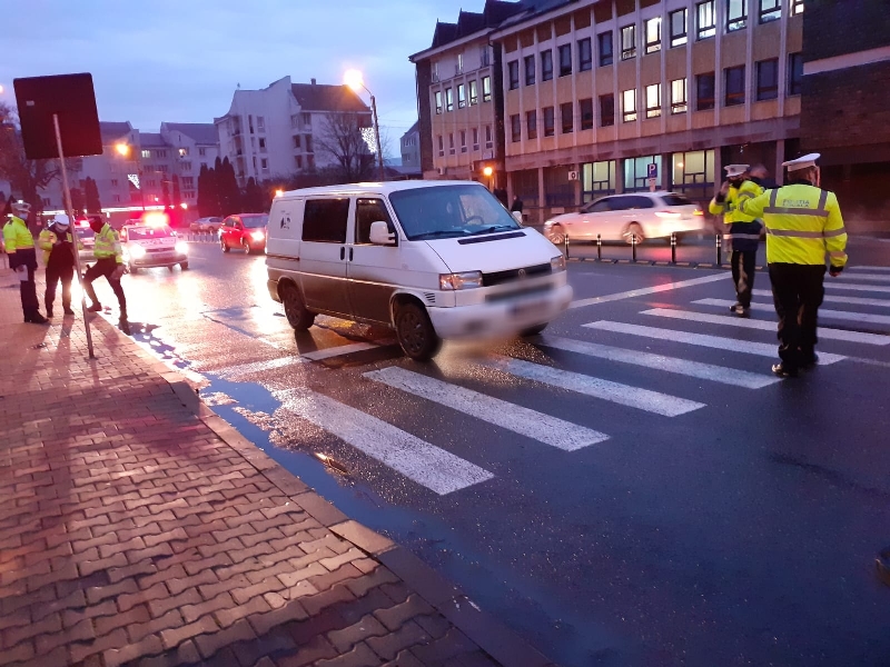 Femeie accidentată pe o trecere de pietoni din Bistrița (FOTO)