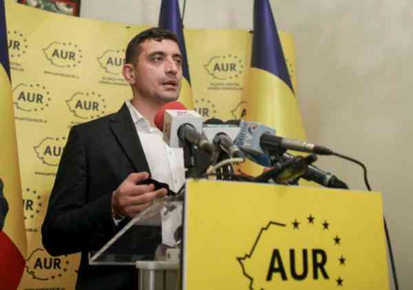 George Simion (AUR) i-a dăruit un cadou lui Iohannis George Simion (AUR) i-a dăruit un cadou lui Iohannis