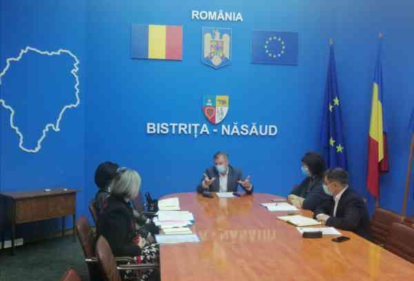 Gestionarea serviciului privind transportul elevilor, în atenția prefectului Stelian Dolha