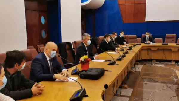 Noii parlamentari de Bistrița-Năsăud şi-au primit certificatele doveditoare (FOTO) Noii parlamentari de Bistrița-Năsăud şi-au primit certificatele doveditoare (FOTO)