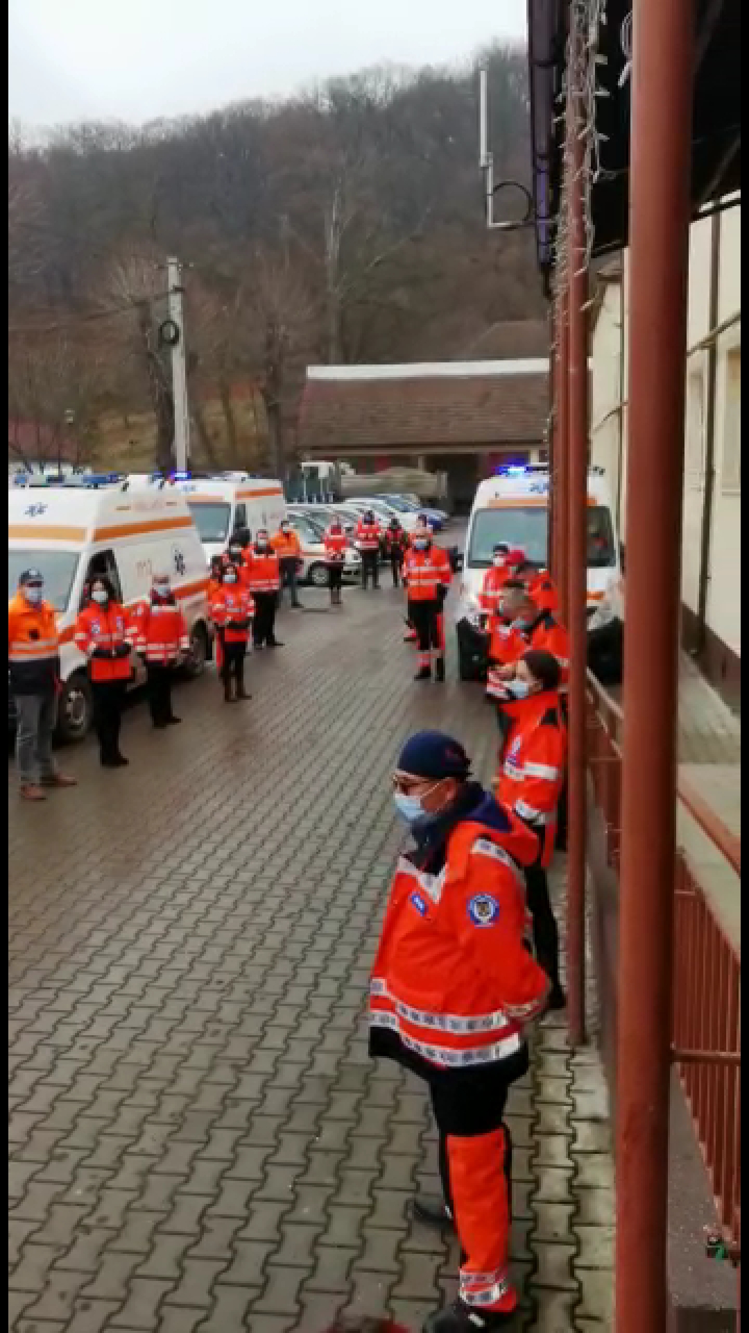 FOTO/VIDEO: Sirenele ambulanțelor au sunat în semn de mulțumire FOTO/VIDEO: Sirenele ambulanțelor au sunat în semn de mulțumire