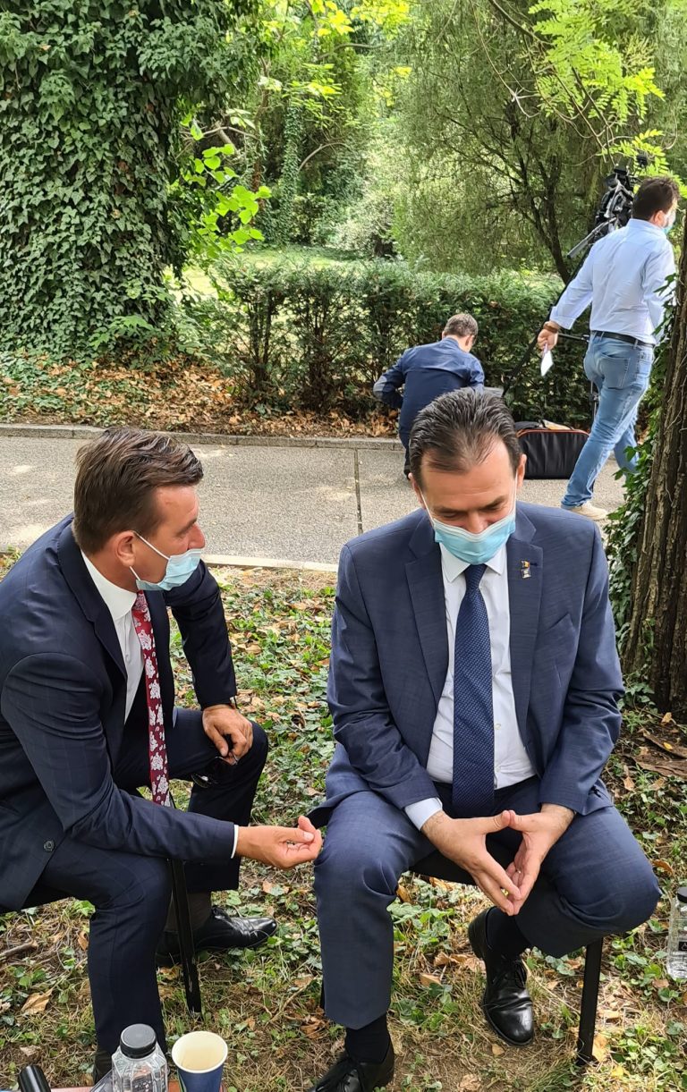 Probleme în PNL? „Vă înconjurați de lingăi, pupincuriști, șoferi, fotografi… Opriți-văăă, ajungeeee!!!!” Probleme în PNL? „Vă înconjurați de lingăi, pupincuriști, șoferi, fotografi… Opriți-văăă, ajungeeee!!!!”