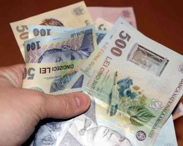 Burse mai mari de la Primăria Bistrița pentru elevii din municipiu