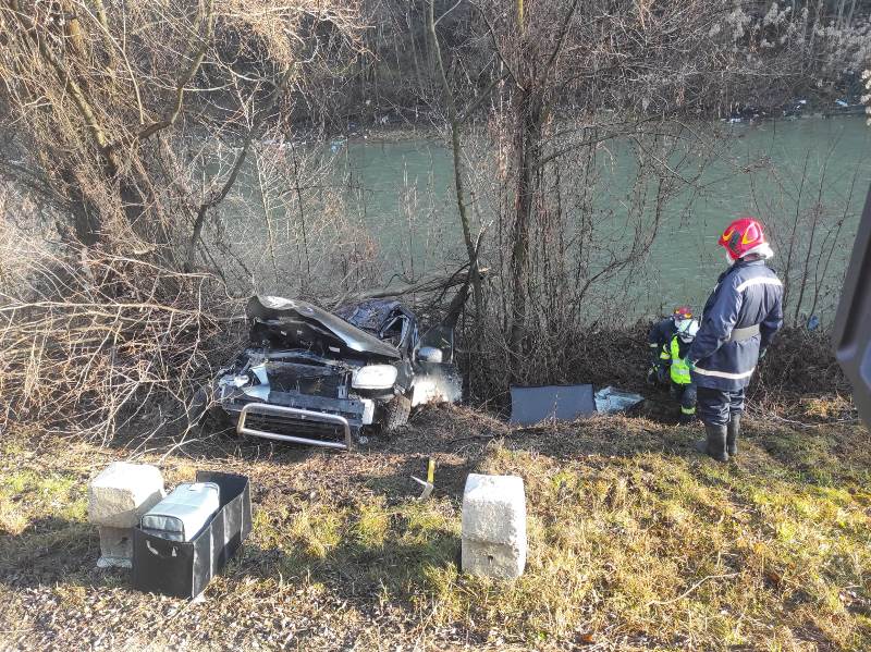 Două persoane au fost rănite în urma unui accident produs în Ilva Mică (FOTO)