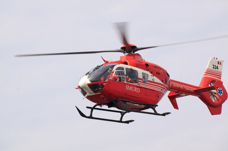 Femeie mușcată de câine, preluată de un elicopter SMURD, la Ilva Mare Femeie mușcată de câine, preluată de un elicopter SMURD, la Ilva Mare