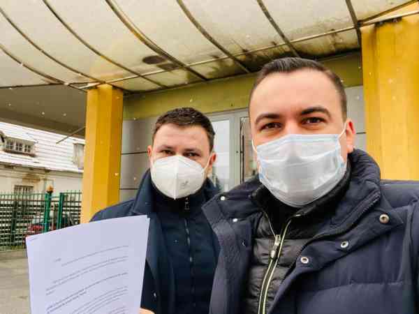 Bogdan Ivan a inițiat o petiție prin care solicită revocarea deciziilor de înlocuire a unor directori de școli din Bistrița-Năsăud. ”Nu accept să stau cu mâinile în sân la asemenea nedreptăți” Bogdan Ivan a inițiat o petiție prin care solicită revocarea deciziilor de înlocuire a unor directori de școli din Bistrița-Năsăud. ”Nu accept să stau cu mâinile în sân la asemenea nedreptăți”