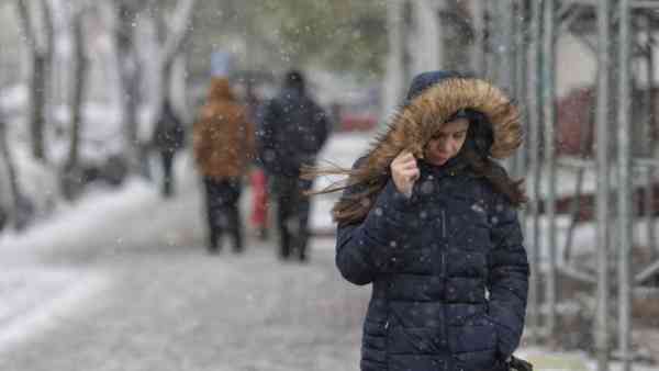Se schimbă vremea, vine frigul! În Transilvania, temperaturile pot să scadă până la -18 grade Celsius