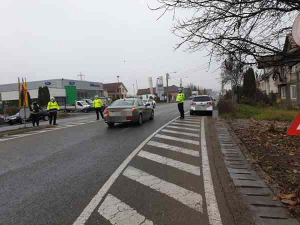 Peste 70 de sancțiuni pentru nerespectarea măsurilor impuse de pandemia de COVID-19, în BN, în ultimele 24 de ore Peste 70 de sancțiuni pentru nerespectarea măsurilor impuse de pandemia de COVID-19, în BN, în ultimele 24 de ore