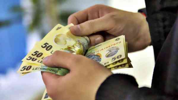 Salariul minim brut crește cu 3%