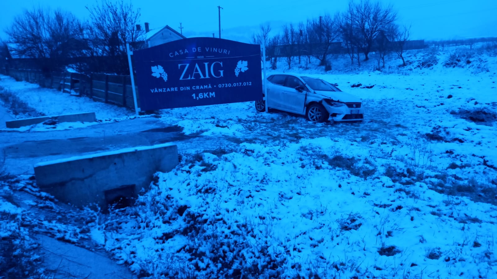 TEACA: A ajuns cu mașina pe câmp! Bebelușul și părinții săi, la spital! TEACA: A ajuns cu mașina pe câmp! Bebelușul și părinții săi, la spital!
