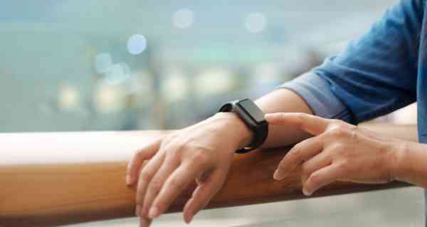 Smartwatch-urile ar putea deveni noua metodă de depistare COVID