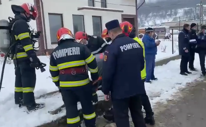 Un bărbat a fost rănit în urma unei explozii care s-a produs în Bistrița (FOTO) Un bărbat a fost rănit în urma unei explozii care s-a produs în Bistrița (FOTO)
